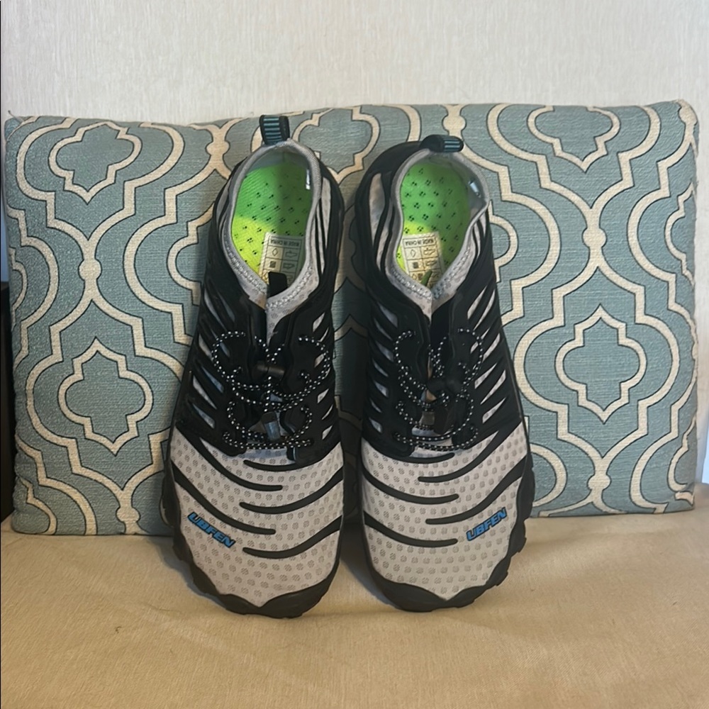 Black and Gray Athletic Water Shoes for Performance (UBFEN brand)